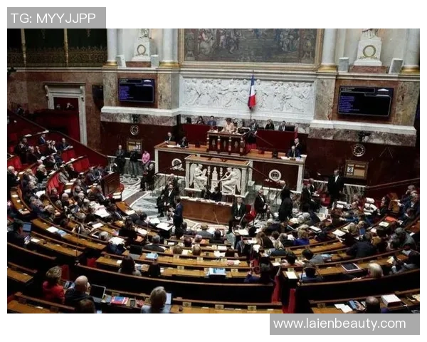 诺比与科根堡的激烈对决揭示了足球战术的深层次博弈与团队合作的重要性